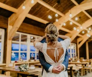 Brautpaar beim Hochzeitstanz in der Hochzeitslocation Krewelshof.