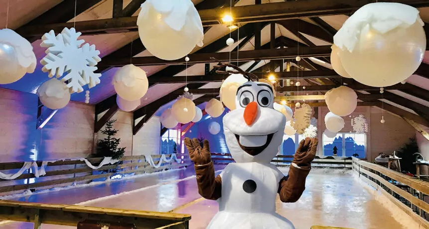 Der Schneemwann Olaf ist das Winter-Maskottchen des Krewelshofes.