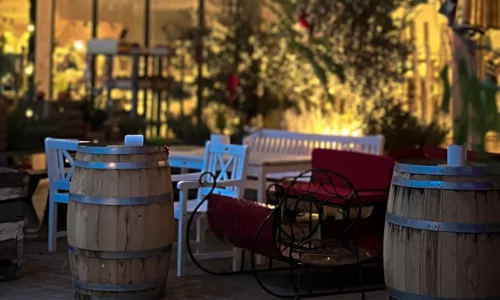 Spargel Dinner Buffet Außen, Sitze, Fässer, Bänke